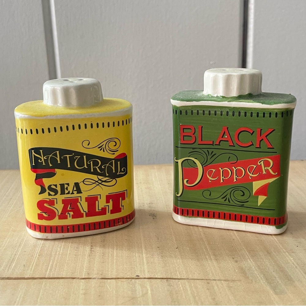 $10 SALE Vintage Salt & Pepper Shakers Set Retro Yellow Green Ceramic